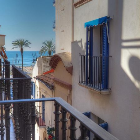 Balcony View Apartment By Hello Homes Ситжес Екстериор снимка